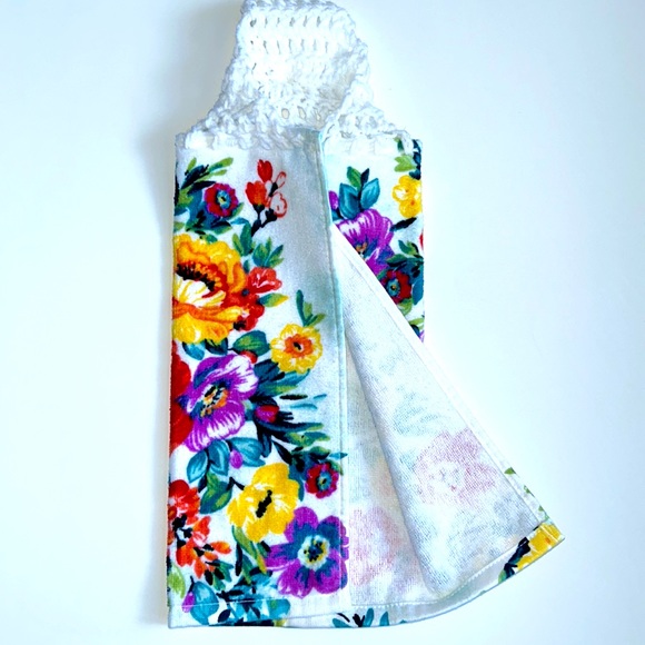 HAND CRAFTED Pioneer Woman Crochet Top Hanging Kitchen or Bathroom Hand Towels - Picture 6 of 6